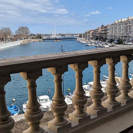 T3 Avec Terrasse Avec Vue Exceptionnelle Sur Les Quais De Sete Apartment Bagian luar foto